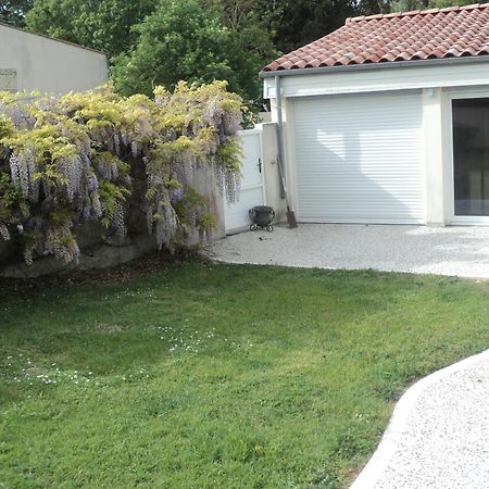 Maison A La Campagne Villedoux Exterior photo