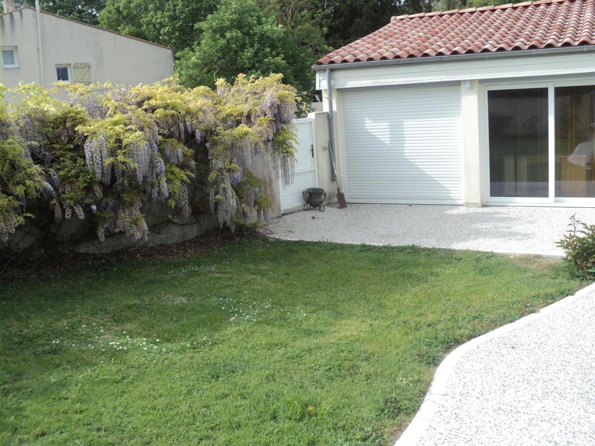 Maison A La Campagne Villedoux Exterior photo